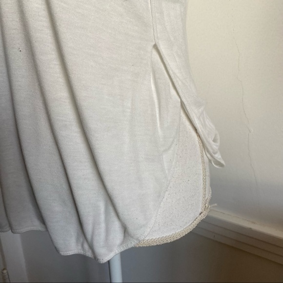 Wilfred • White Scoop Neck Tank Top - Picture 5 of 7